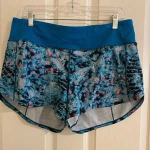 Lululemon shorts size 10 excellent condition